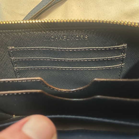 Michael Kors Saffiano Leather Wallet W Wristlet & Cellphone Slot! Navy W Gold - Picture 8 of 11